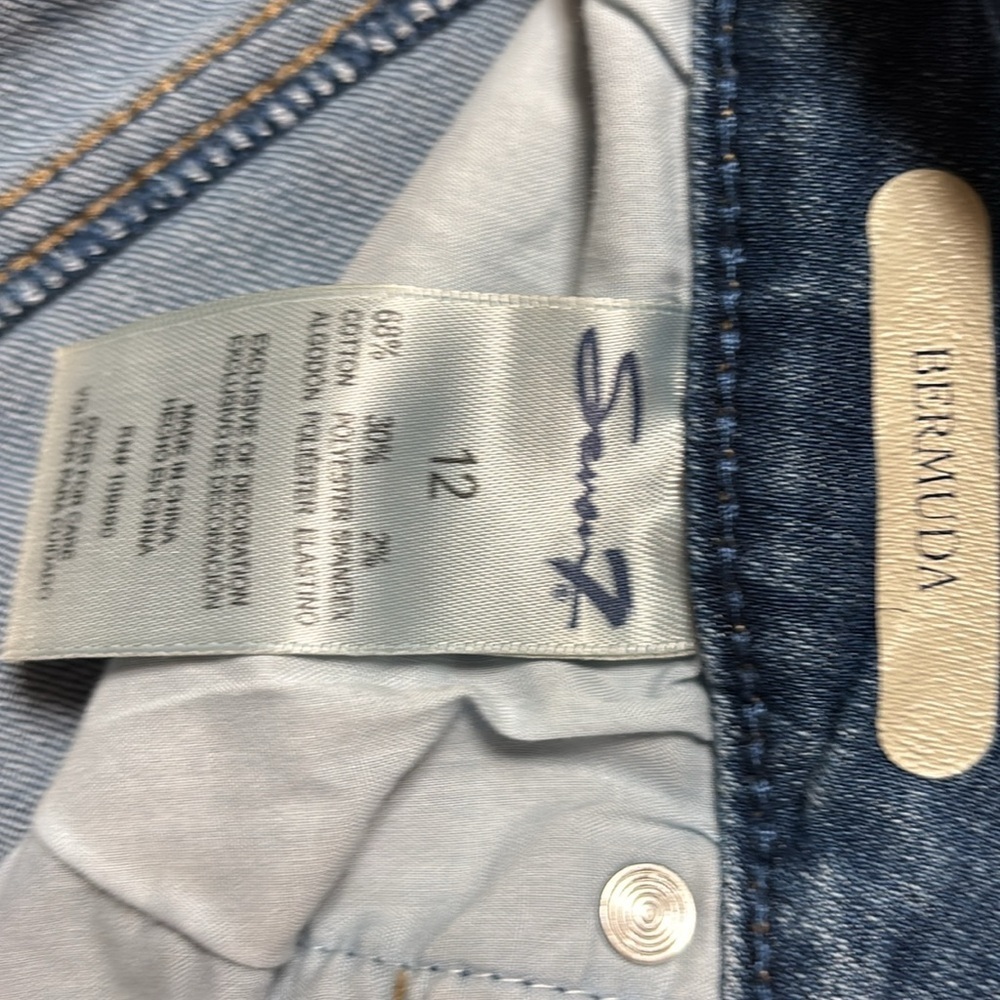 Seven7 Medium Wash Mid-Rise Bermuda Shorts Size 12 - Picture 4 of 4